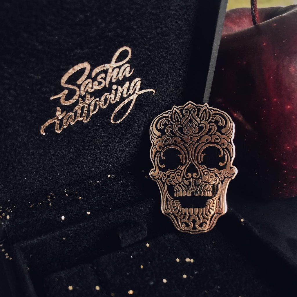 Skull Pin in Gold